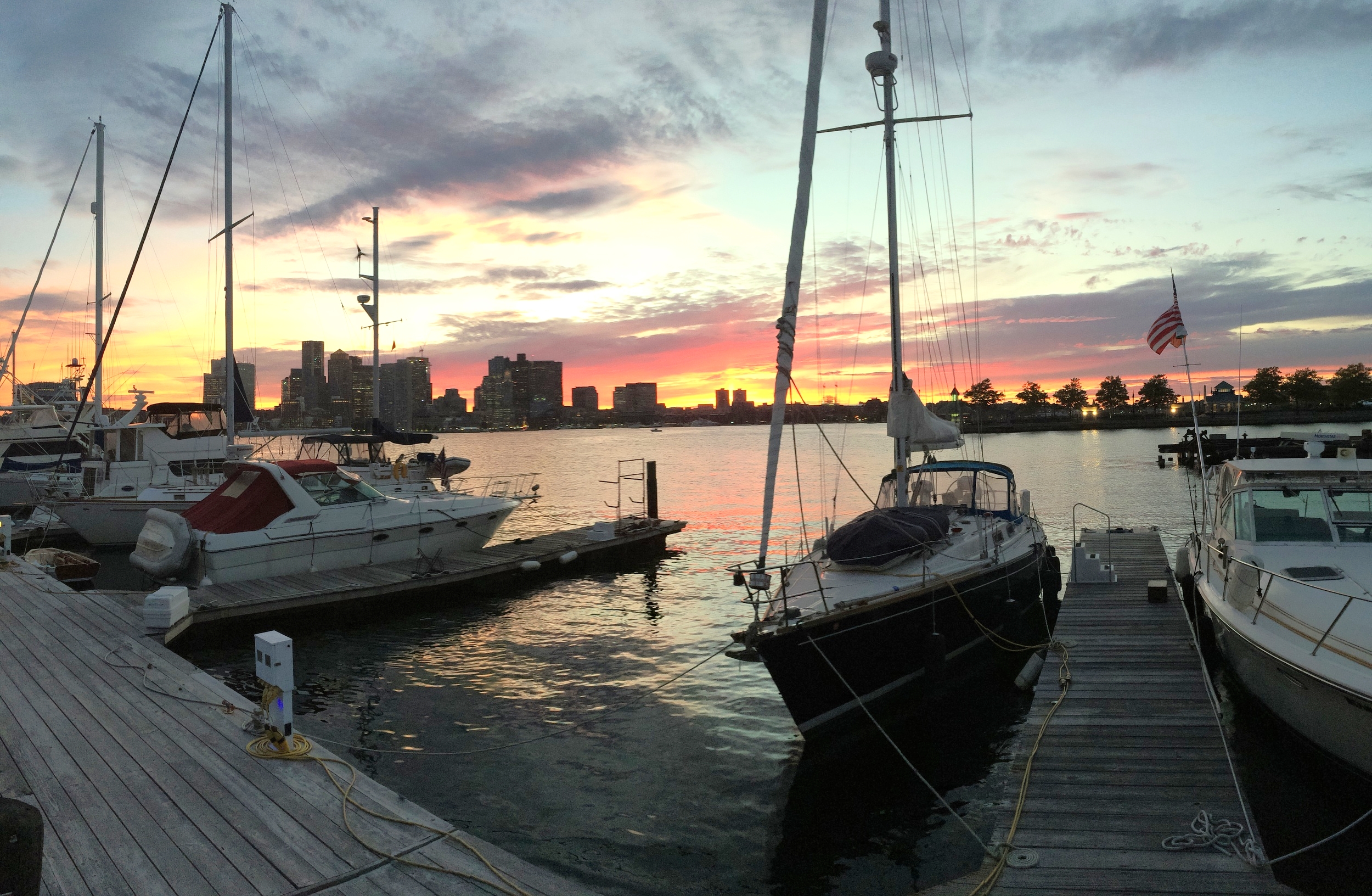 Elegantly situated at rowes wharf, this hotel has guest rooms and suites that all offer p. Boston Harbor Shipyard Marina